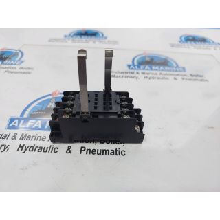 OMRON PYFZ-14-E RELAY BASE 14-PIN