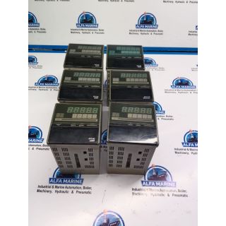 AZBIL SDC40 DIGITAL INDICATING CONTROLLER NEW