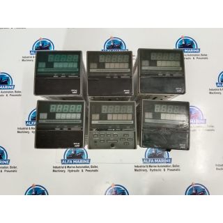 AZBIL SDC40 DIGITAL INDICATING CONTROLLER NEW